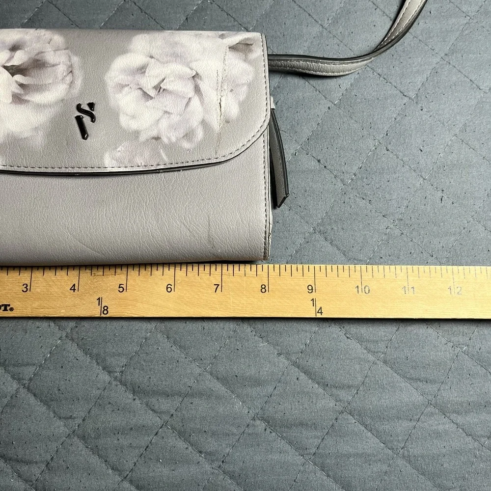 Simply Vera Vera Wang Grey‎ White Floral Faux Leather Crossbody Purse